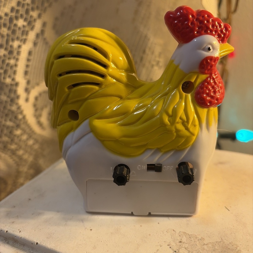 BOGO VINTAGE ROOSTER ALARM CLOCK AND SOLAR BOBBLE HEAD CHICK DOUBLE CLUCK - Picture 5 of 12
